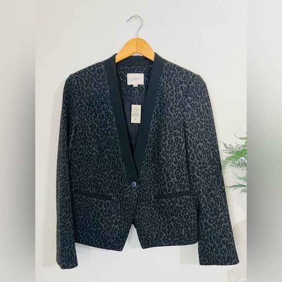 LOFT Women’s Black & Gray Leopard Print Blazer Size 10 Petites - Picture 2 of 8
